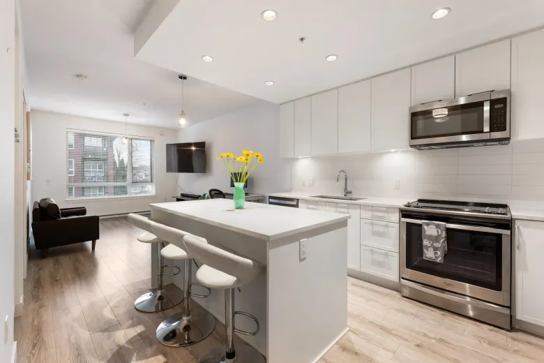 304 2382 ATKINS AVENUE image #1