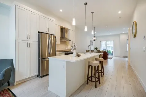 24 6188 141 STREET image #2
