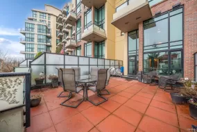 217 10 RENAISSANCE SQUARE, New Westminster, New Westminster, BC