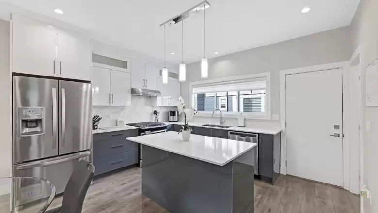 22 19501 74 AVENUE image #1