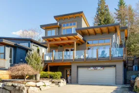 1054 JAY CRESCENT, Squamish, Squamish, BC