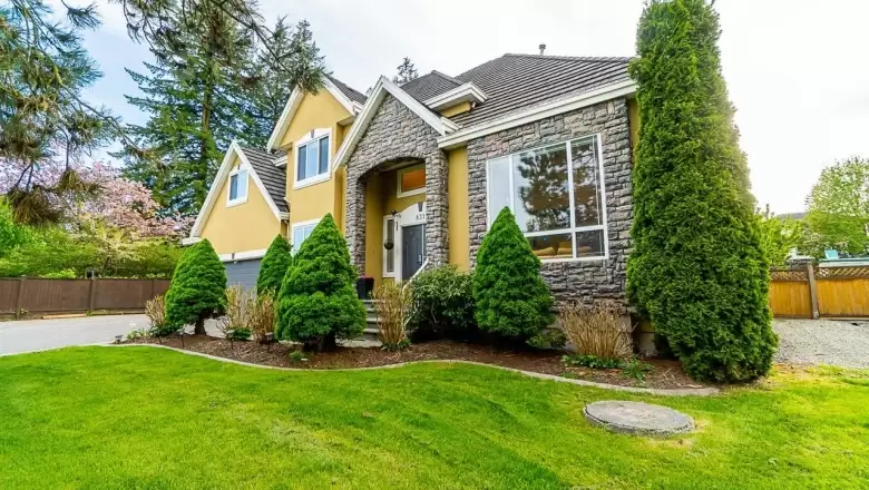 8319 170A STREET image #1