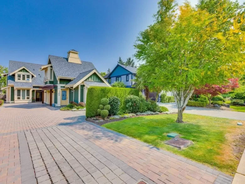 5386 CRESCENT DRIVE image #1