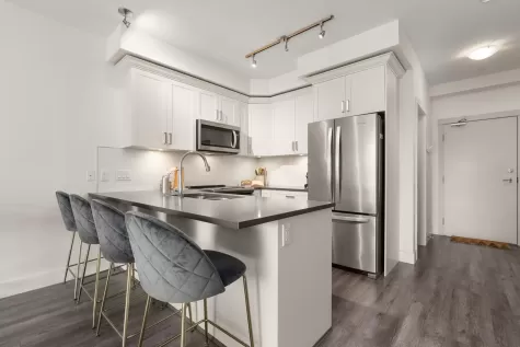210 2436 KELLY AVENUE image #2