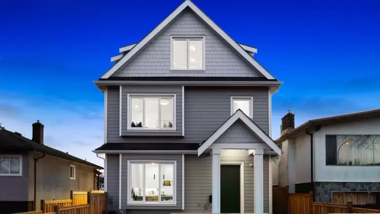 3370 E 2ND AVENUE image #1