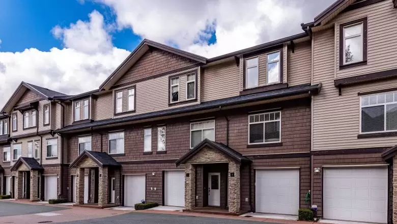 8 2950 LEFEUVRE ROAD image #1