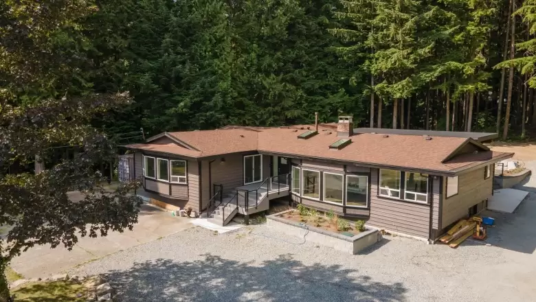 27561 SAYERS CRESCENT image #1