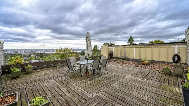 403 114 E WINDSOR STREET image #1