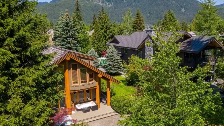 8148 MUIRFIELD CRESCENT image #1