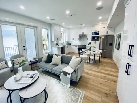 2 2727 PARKER STREET image #2