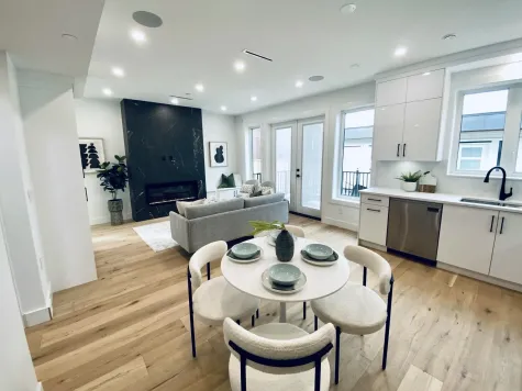2 2727 PARKER STREET image #3