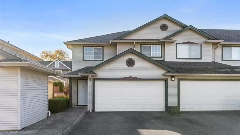 9 1530 MACKAY CRESCENT image #1