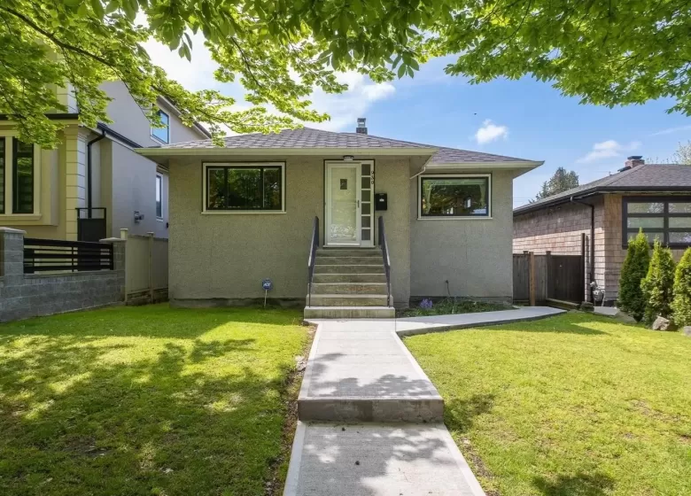 930 E 40TH AVENUE image #1
