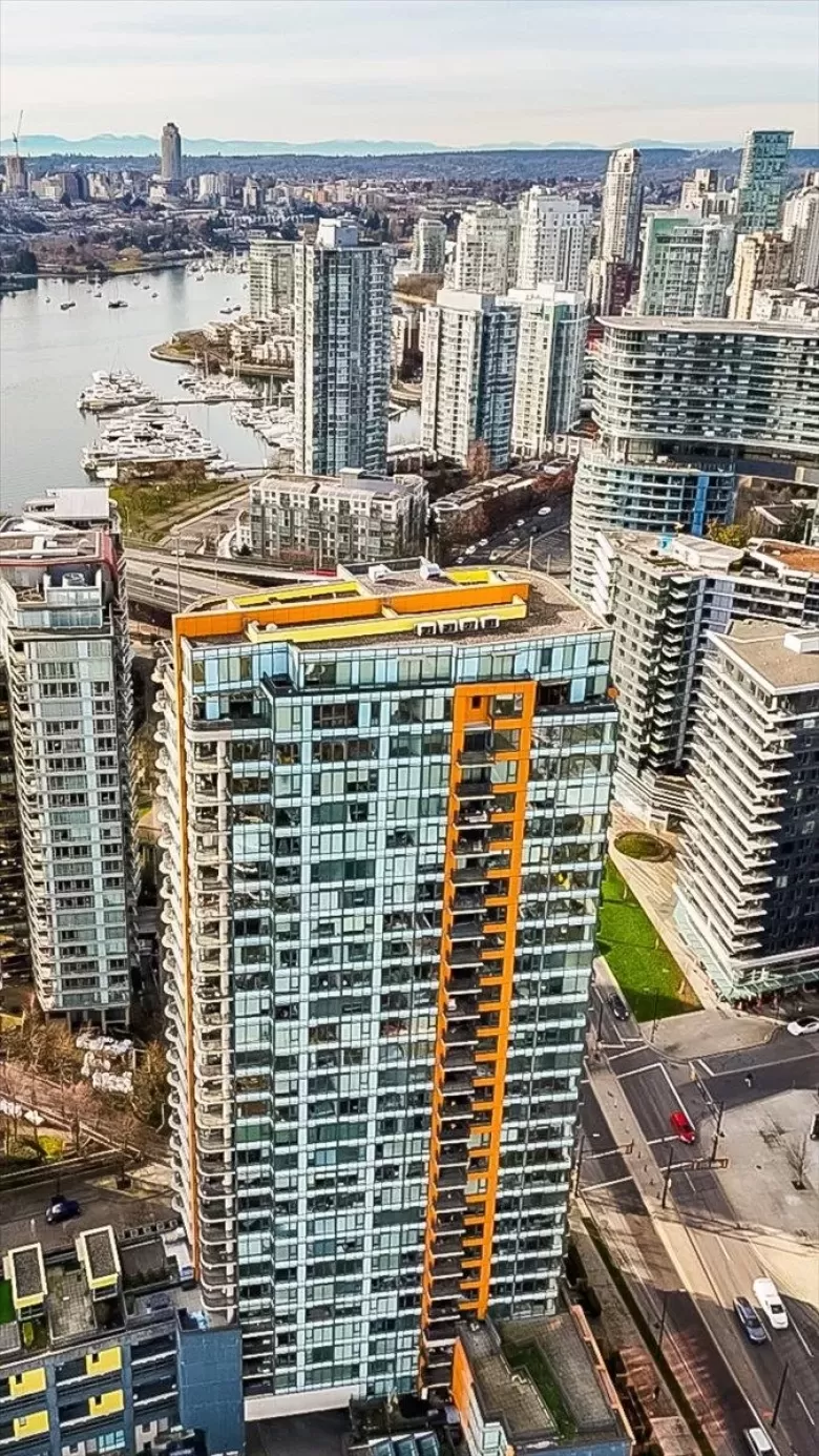 1605 33 SMITHE STREET image #1