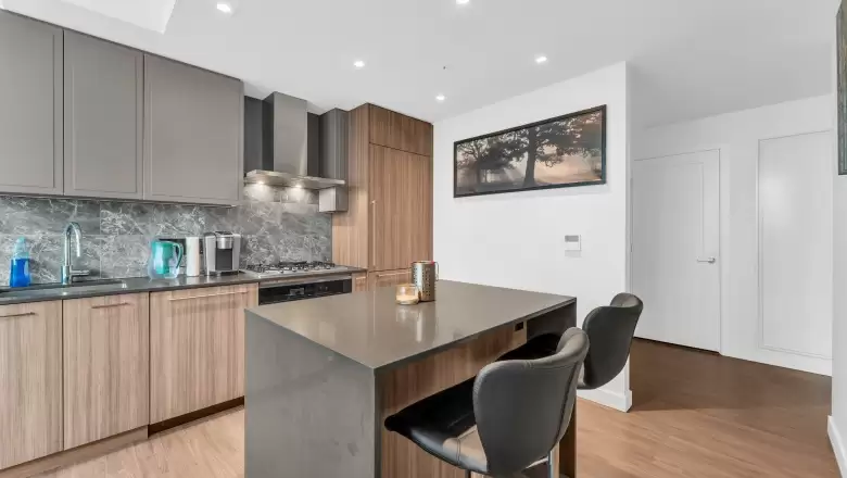 808 2288 ALPHA AVENUE image #1