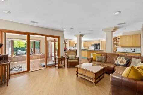 13822 24 AVENUE image #4