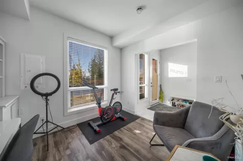 102 3423 ROXTON AVENUE image #1