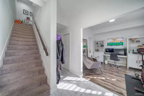 102 3423 ROXTON AVENUE image #3
