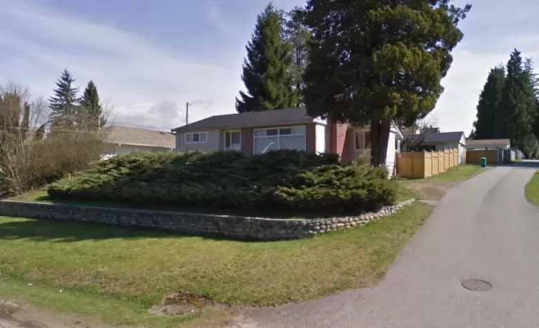 825 DOGWOOD STREET image #1