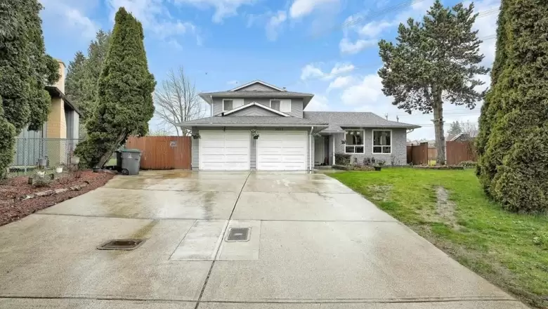 9225 136B STREET image #1