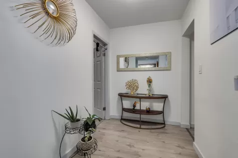 22557 136 AVENUE image #2