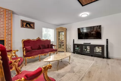 22557 136 AVENUE image #3