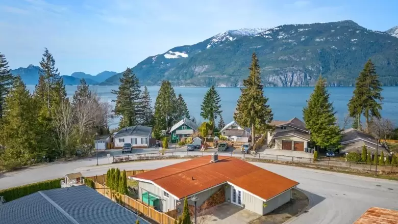 612 LOWER CRESCENT, Britannia Beach, BC