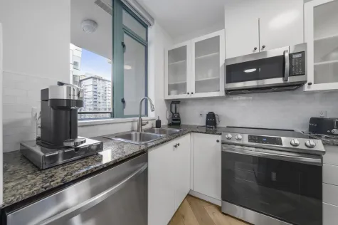 603 1238 BURRARD STREET image #4