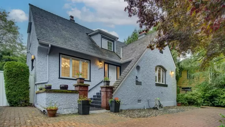 1922 W 33RD AVENUE image #1