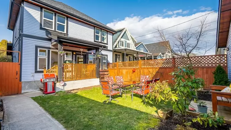 2162 E 1ST AVENUE image #1