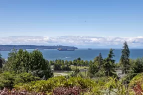 1028 CLYDE AVENUE, West Vancouver, West Vancouver, BC