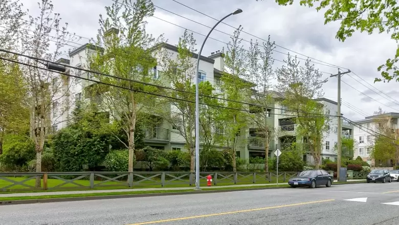 304 20110 MICHAUD CRESCENT image #1