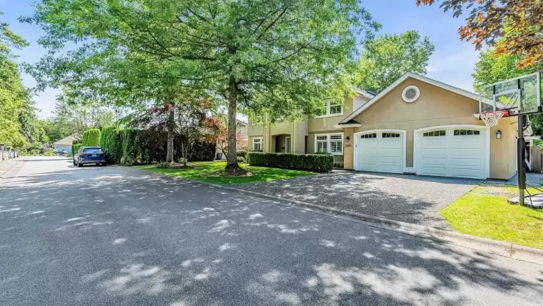 2293 140 STREET image #1