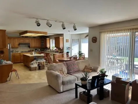 3060 GARRY STREET image #1