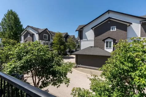33 14271 60 AVENUE image #2