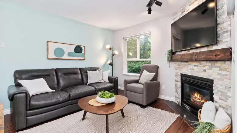 106 202 MOWAT STREET image #1