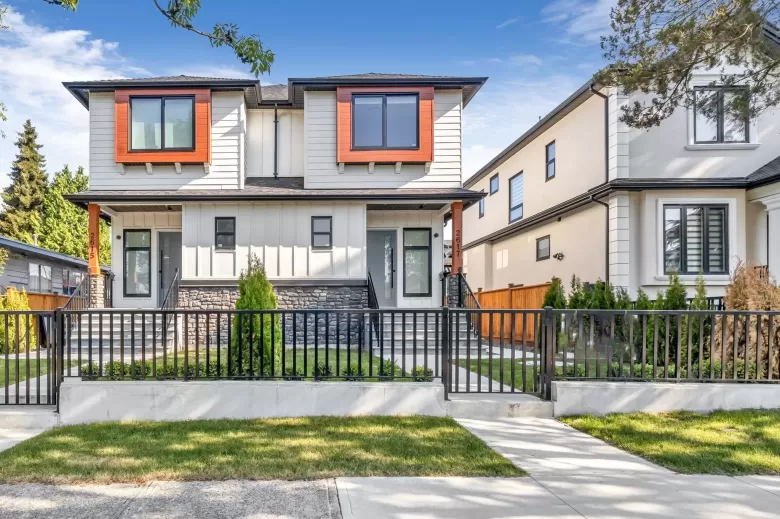 2615 E 56TH AVENUE image #1