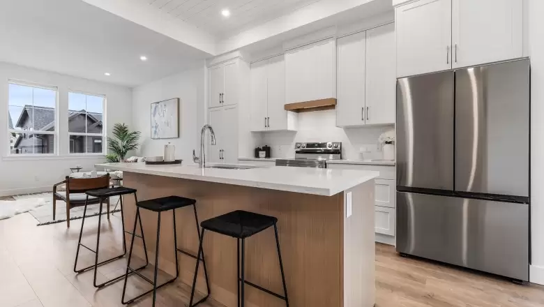 3 8349 HAWTHORN ROAD image #1