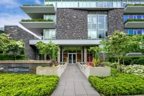 301 888 ARTHUR ERICKSON PLACE, West Vancouver, West Vancouver, BC