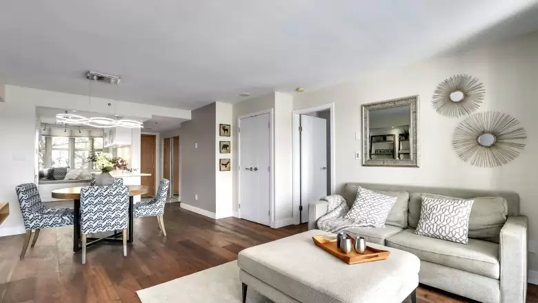 513 888 BEACH AVENUE image #1