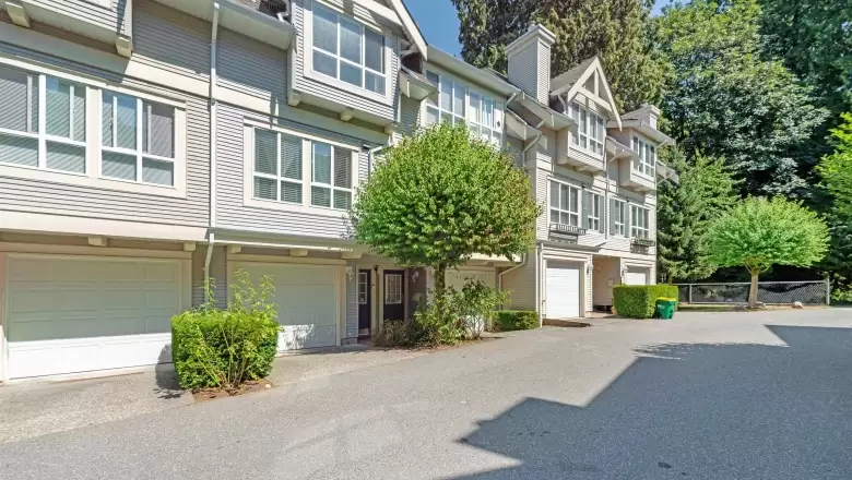 88 8844 208 STREET image #1