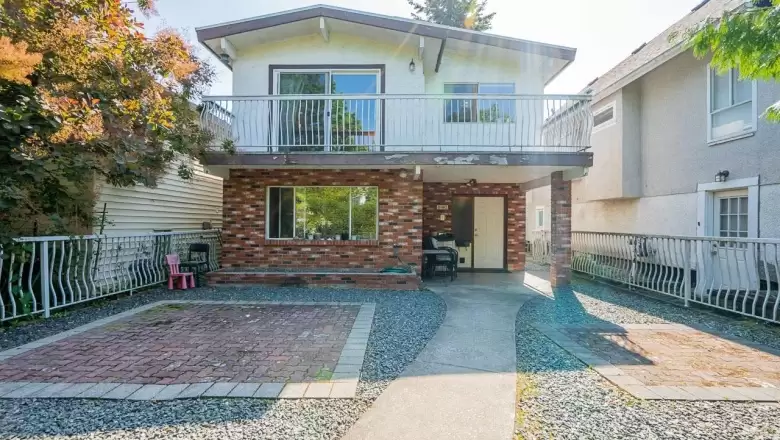 5180 PRINCE EDWARD STREET image #1