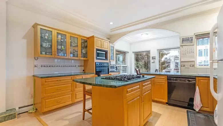 715 EDGAR AVENUE image #1