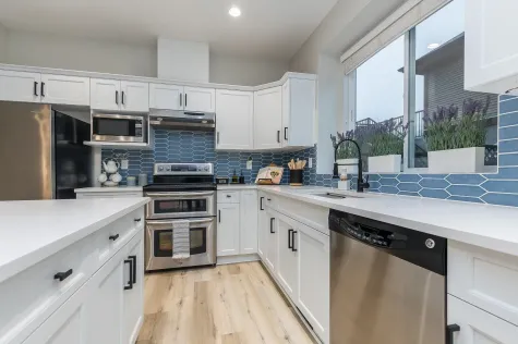 20845 71B AVENUE image #1