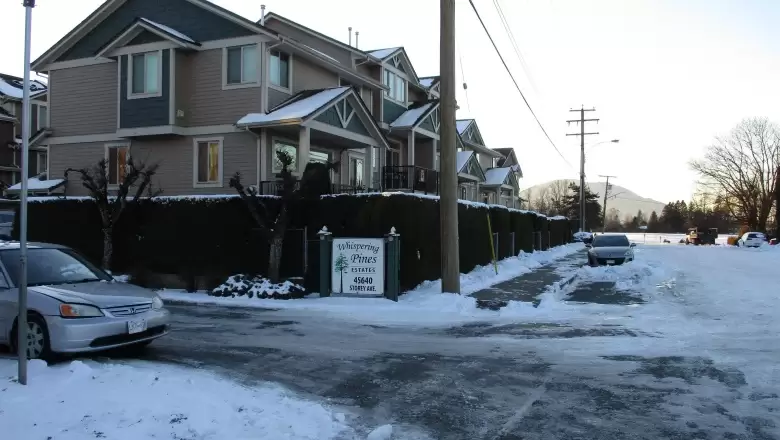 24 45640 STOREY AVENUE image #1