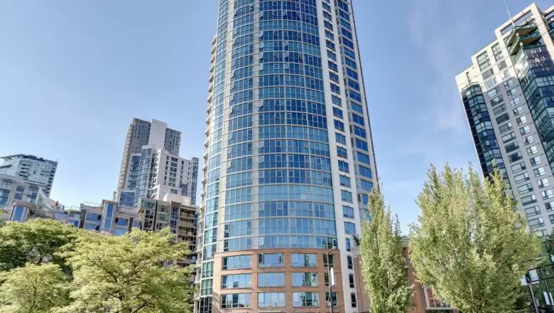 2203 388 DRAKE STREET image #1