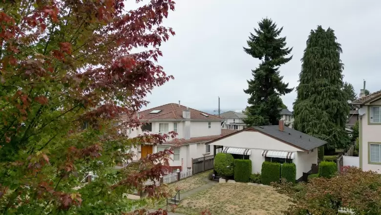 2249 E 55TH AVENUE image #1