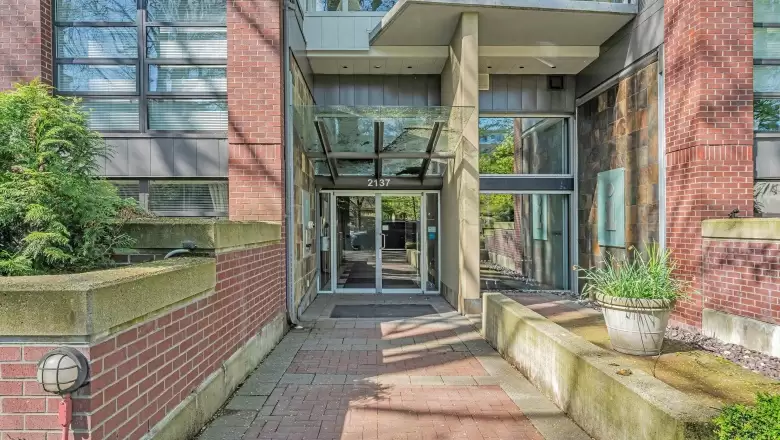 401 2137 W 10TH AVENUE image #1