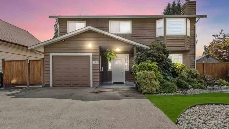 996 SUMAC PLACE image #1