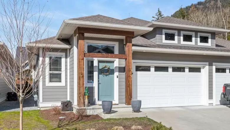 4 628 MCCOMBS DRIVE image #1